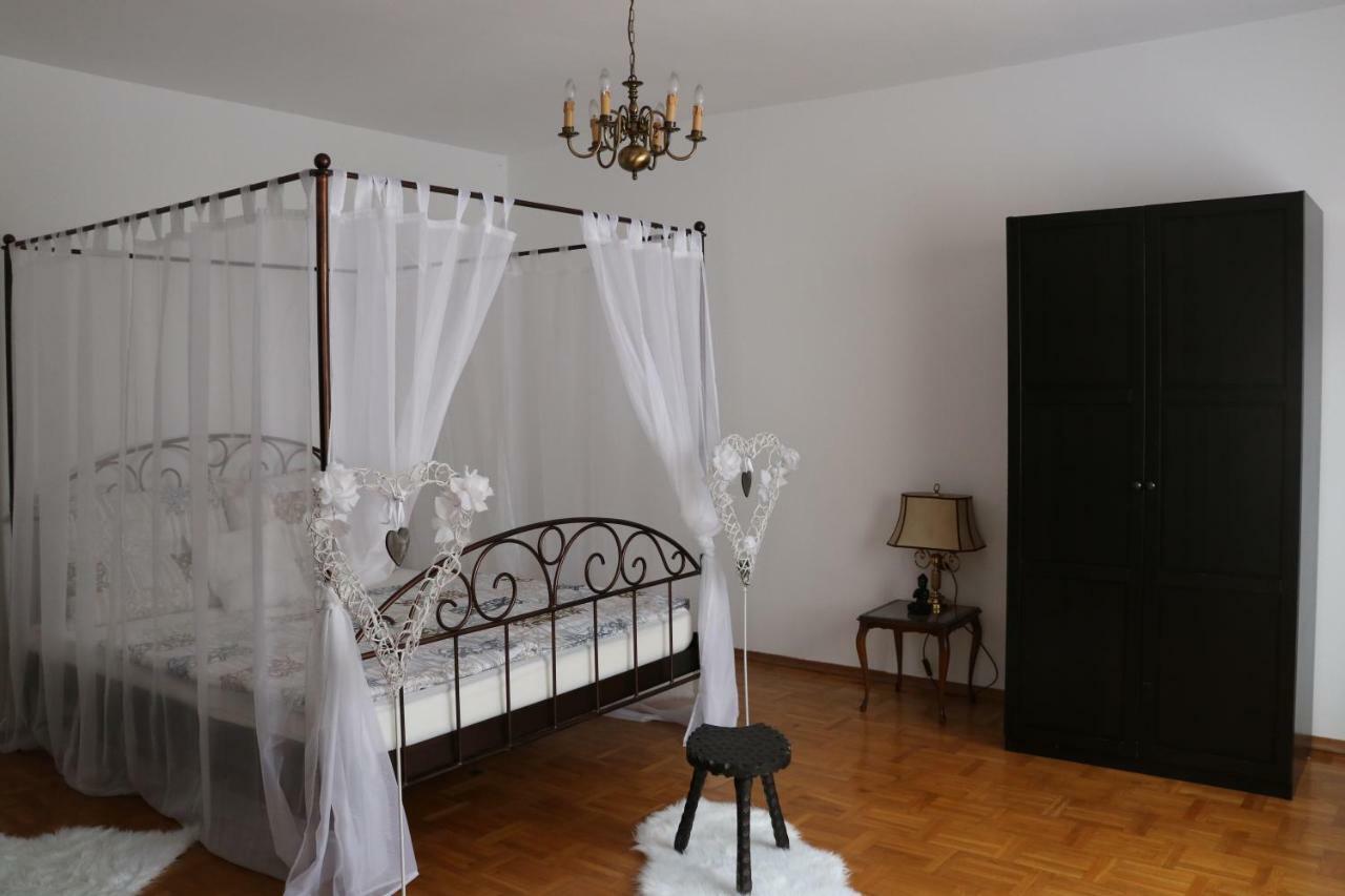 The Lakehouse Villa Neusiedl Am See Wienerstrasse 8 Bagian luar foto