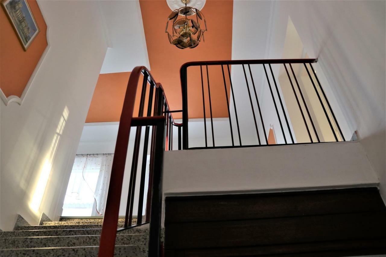 The Lakehouse Villa Neusiedl Am See Wienerstrasse 8 Bagian luar foto