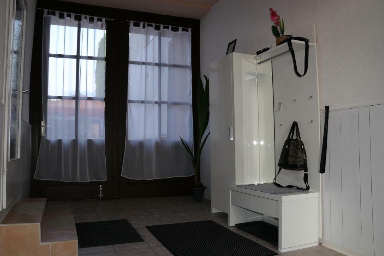The Lakehouse Villa Neusiedl Am See Wienerstrasse 8 Bagian luar foto